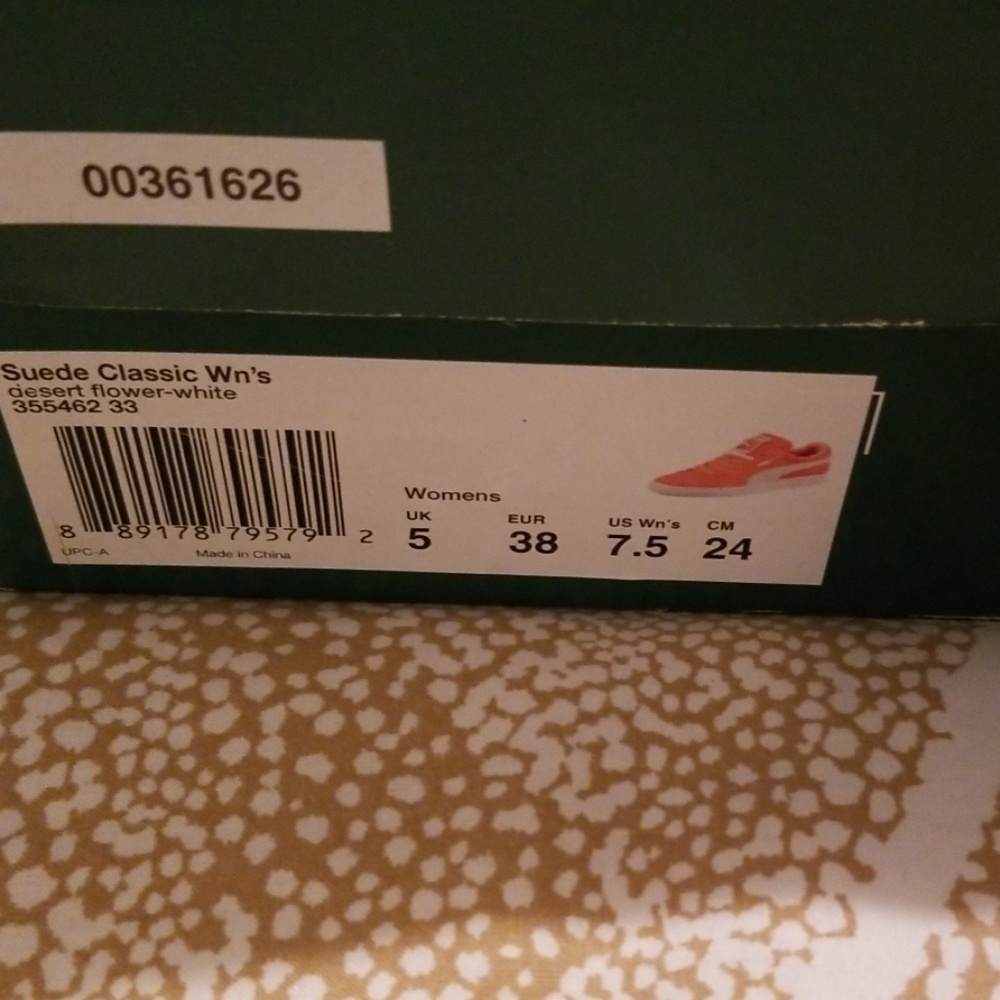 Sneakers - Picture 3 of 7